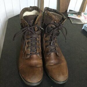 UGG size US 9 brown leather with zips and laces and buckle great for the weather